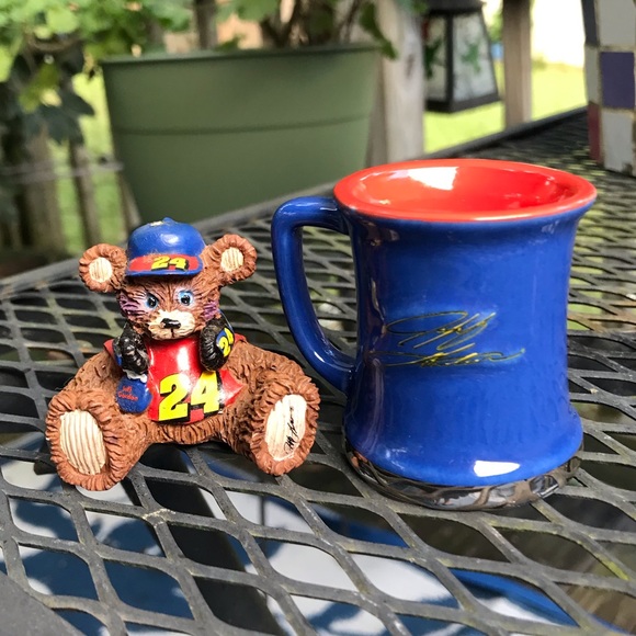 NASCAR #24 Jeff Gordon Resin Bear Figure And Tiny Cup Mug Each Approx 2โ High - Picture 2 of 5